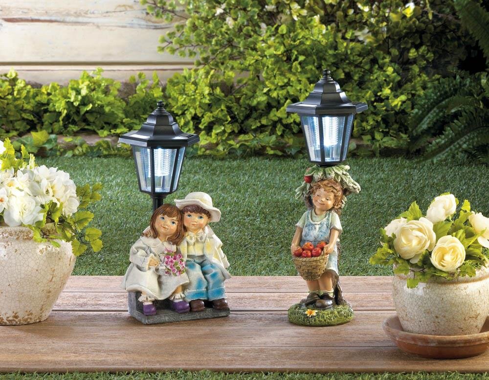 Cute Couple Statue With Solar Light cover image