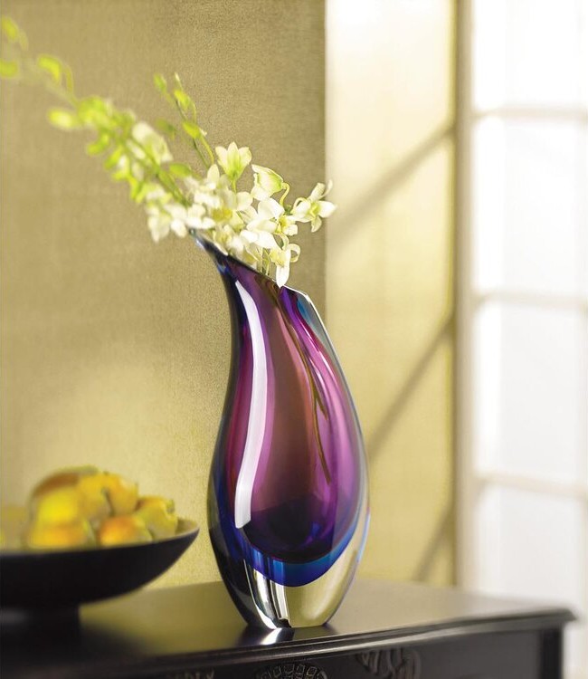 Duo Tone Modern Vase cover image